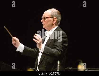 Le compositeur italien Ennio Morricone en concert, Hammersmith Apollo. Londres, décembre 2006. Banque D'Images