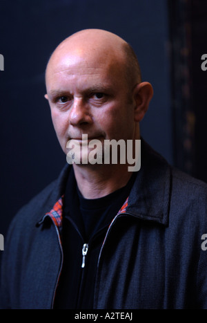 L'ÉCRIVAIN NICK HORNBY OCT 2006 UK Banque D'Images