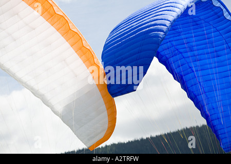 Deux parachutes Banque D'Images