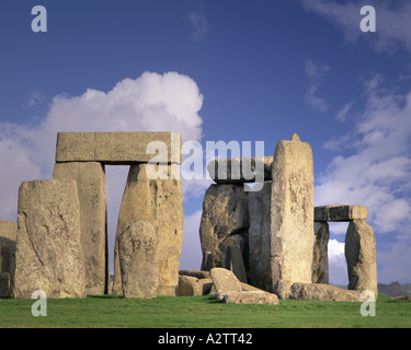 Go - WILTSHIRE : préhistorique Stonehenge Banque D'Images