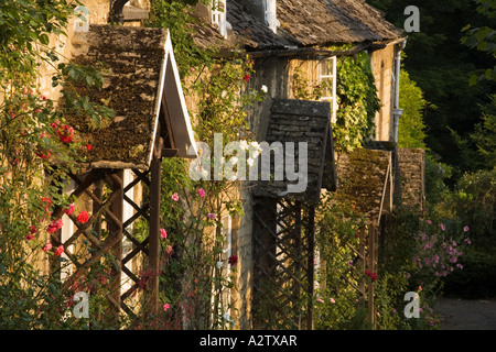 Chalets sur Vine Street sur le Cotswold Way, Cheltenham, Gloucestershire, Royaume-Uni Banque D'Images