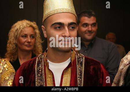 Le marié en robe traditionnelle marocaine Banque D'Images