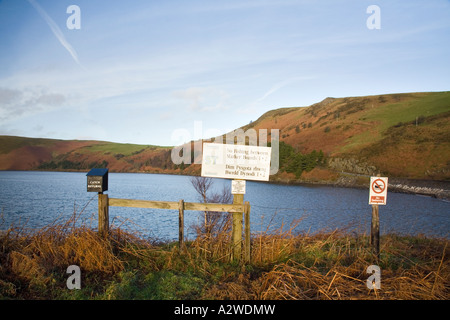 Réservoir à l'ouest de Clywedog y Bwch barrage gle en hiver Powys Pays de Galles UK Banque D'Images