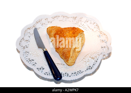 De forme triangulaire gâteau feuilleté Apple Banque D'Images