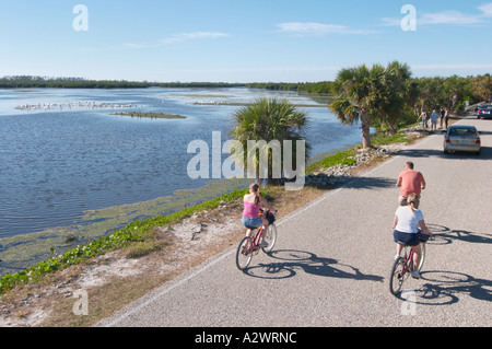 Vélo SUR ROUTE DE LA FAUNE DANS LA RÉGION DE J N Ding Darling National Wildlife Refuge SUR SANIBEL ISLAND FLORIDA Banque D'Images