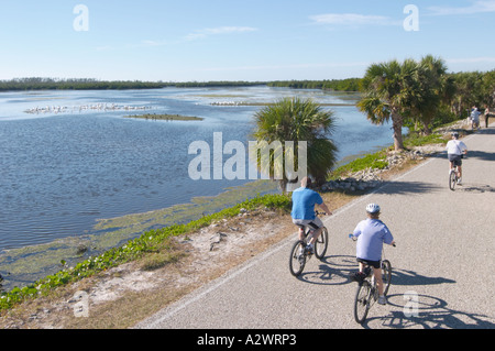 Vélo SUR ROUTE DE LA FAUNE DANS LA RÉGION DE J N Ding Darling National Wildlife Refuge SUR SANIBEL ISLAND FLORIDA Banque D'Images