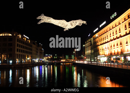 La sculpture en forme de volant au-dessus du Rhône, Genève, Suisse Banque D'Images