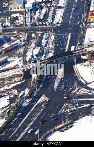 Andersons Bay Road dans la neige Dunedin ile sud Nouvelle Zelande aerial Banque D'Images