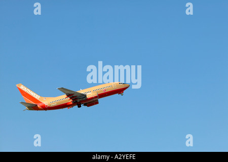 Les passagers des compagnies aériennes sud-ouest de l'avion peu après son décollage d'atterrissage se rétracte Banque D'Images