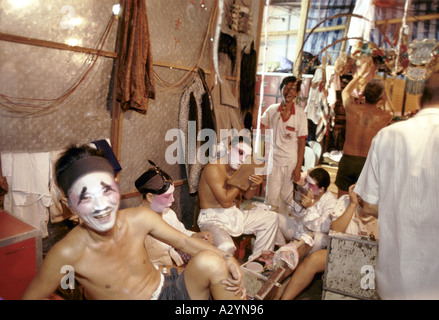 Backstage d'une compagnie d'opéra chinois voyageant dans l'exécution de China Town de Bangkok, Thaïlande Banque D'Images