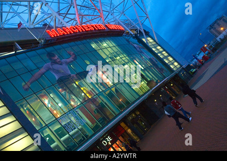 Le stade de football Old Trafford Manchester United Football Club domicile Manchester Lancashire England UK Royaume-Uni GB Banque D'Images