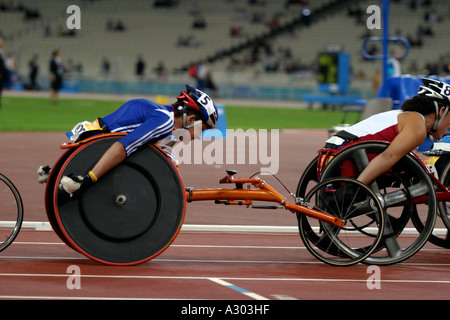 Tanni Thompson Gris de Grande-bretagne roues son chemin autour de la piste dans la finale du 800m femmes T53 Banque D'Images