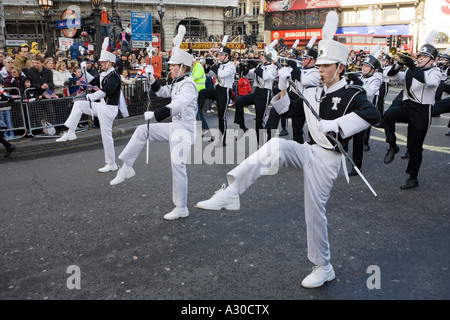 Le Troy High School Band marching in London Banque D'Images