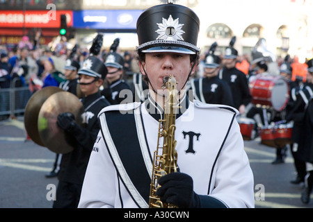 Le saxophoniste Troy High School Band Banque D'Images