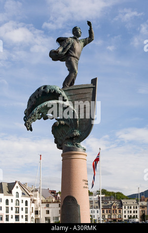 Monument à Alesund en Norvège pour le port norvégien DE LA SECONDE GUERRE MONDIALE Forces Alliées escape route (Bus) Shetland unité navale spéciale Banque D'Images