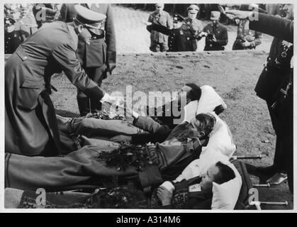 Hitler répond aux blessés Banque D'Images