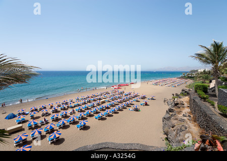 La principale plage (Playa Grande), Puerto del Carmen, Lanzarote, îles Canaries, Espagne Banque D'Images