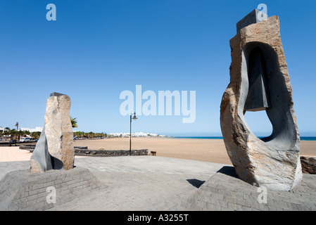 Promenade et Playa de los Pocillos, Puerto del Carmen, Lanzarote, îles Canaries, Espagne Banque D'Images