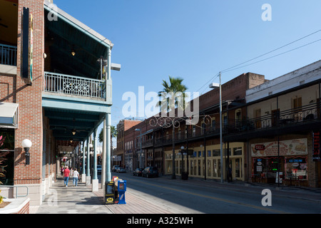 Rue typique, Centre Historique, Ybor City, Tampa, la Côte du Golfe, Florida, USA Banque D'Images