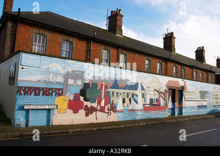 Fresque sur mur dans Wellington Road Harwich Angleterre Essex Banque D'Images