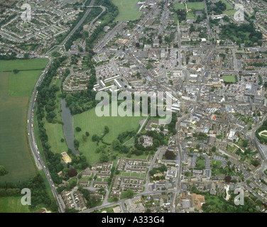 Vue aérienne de la ville de Cotswold de Cirencester, Gloucestershire en mai 1996 Banque D'Images