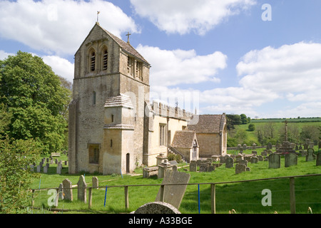 All Saints Church dans le village de Cotswold North Cerney, Gloucestershire Banque D'Images