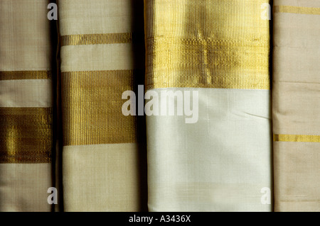 Sari HANDLOOM WEAVERS DE BALARAMAPURAM HANDLOOM POUR PRÈS DE TRIVANDRUM Banque D'Images