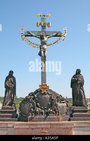 Crucifixion mémorial sur le Pont Charles sur la Vltava, Prague Banque D'Images