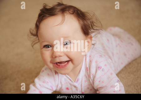 Bébé ramper Banque D'Images