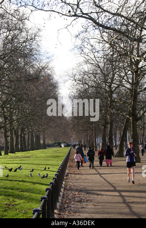 La course à pied au centre commercial près de St James's Park Londres Hiver 2006 Banque D'Images