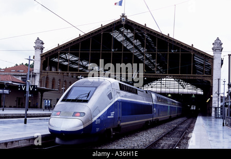 Double-decker train TGV, Marseille, France. Banque D'Images