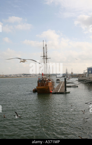 Un bateau pirate dans le dock à Portimao, Portugal Banque D'Images