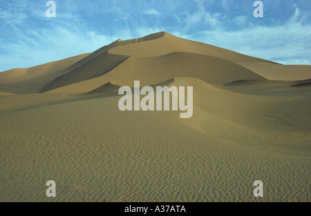 Dune de sable du désert du Sahara au sud d'In Salah Grand Erg Occidental Sahara Algérie Afrique Centrale Banque D'Images