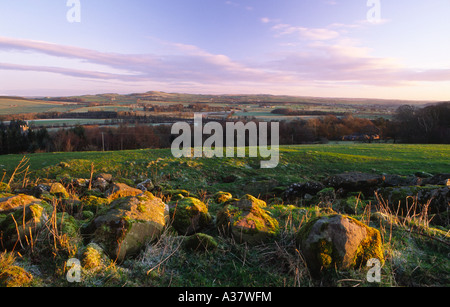 À l'échelle du paysage de l'Annandale au lever du soleil près de la repentance Tower Scotlland UK Banque D'Images