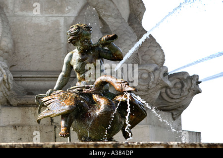 La fontaine de la Rotonde place Charles de Gaulle, Aix en Provence, France. Banque D'Images