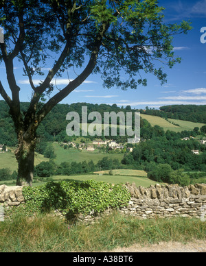 Le village de Cotswold Slad, Gloucestershire. Naissance de Laurie Lee auteur de 'Rosie' avec cidre Banque D'Images