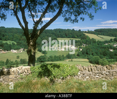 Le village de Cotswold Slad, Gloucestershire. Naissance de Laurie Lee auteur de 'Rosie' avec cidre Banque D'Images