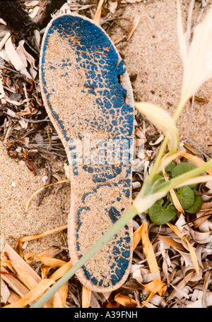 Plage, Sardaigne, Italien, Close up, pollution, détail, dispersés dans l'environnement, le vandalisme, l'écologie, de l'abandonné, de dommages-intérêts Banque D'Images