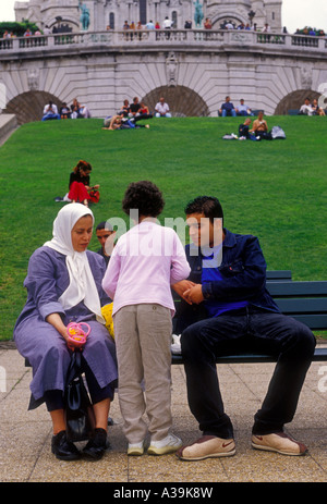 Les gens de la Basilique du Sacré-Cœur Paris Ile-de-France France Europe Banque D'Images