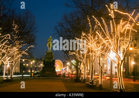 Unter den Linden de Berlin les lumières de Noël Banque D'Images