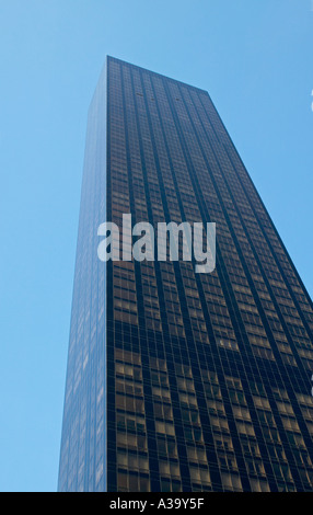 Trump World Tower, 845 United Nations Plaza, New York, 1999 - 2001. Architecte : Costas Kondylis et associés Banque D'Images