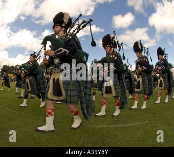 Ballater and District Pipe Band effectuant à Aboyne Highland Games Banque D'Images