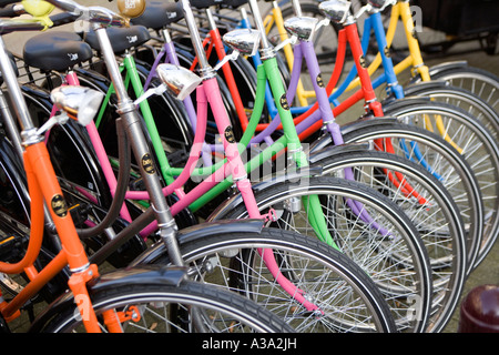Vélos de fabrication néerlandaise à vendre à Amsterdam, Hollande Banque D'Images