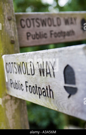 Cotswold Way post doigt Gloucestershire Banque D'Images