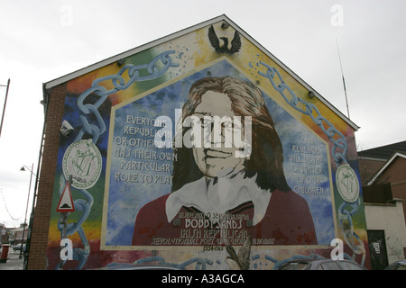 Bobby Sands wall mural rue sébastopol falls road bureau Sinn Fein lower falls l'ouest de Belfast en Irlande du Nord Banque D'Images