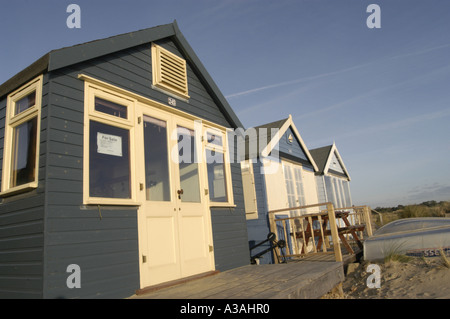 Cabines de plage sur banc de Mudeford, Dorset.La plus chère beach hut vendue en 2005 pour cent soixante cinq mille livres Banque D'Images