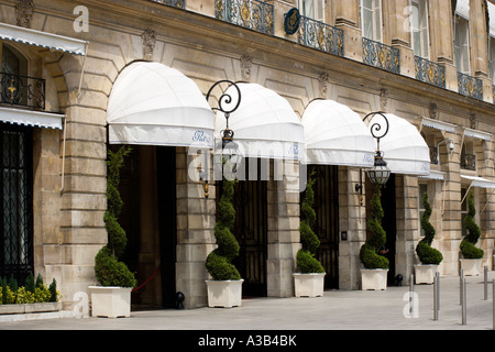 FRANCE Ile de France Paris l'entrée de l'hôtel de luxe 5 étoiles Hôtel Ritz de la Place Vendôme. Banque D'Images