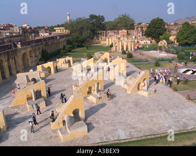 JAIPUR RAJASTHAN INDE Novembre regarder sur les signes du zodiaque dans l'Jantar Mantar Banque D'Images