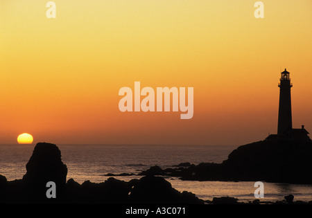 Califfornia San Mateo County Pigeon Point Lighthouse coucher du soleil Banque D'Images