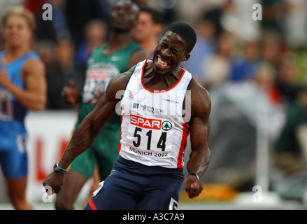 Dwain Chambers gagne le 100m au Championnats d'Europe d'athlétisme à Munich le 7 juillet 2002 Banque D'Images